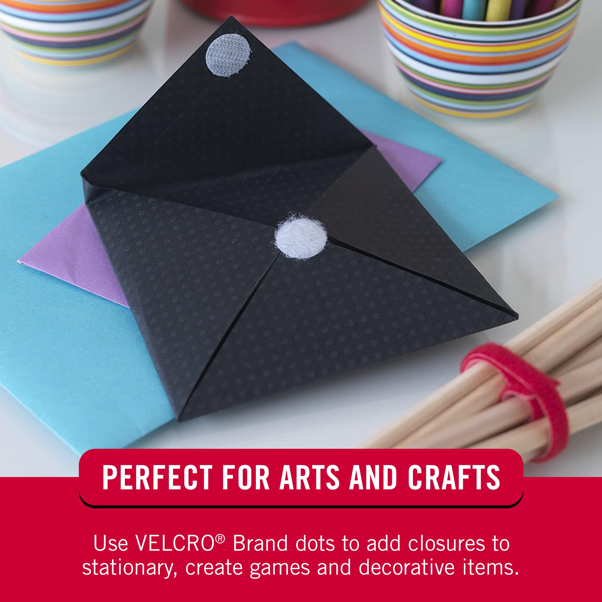 VELCRO Brand Dots en entorno de oficina y aula, organización y montaje práctico