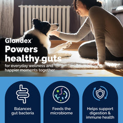 Vetnique Glandex masticable en mano demostrando administración fácil y sabor atractivo