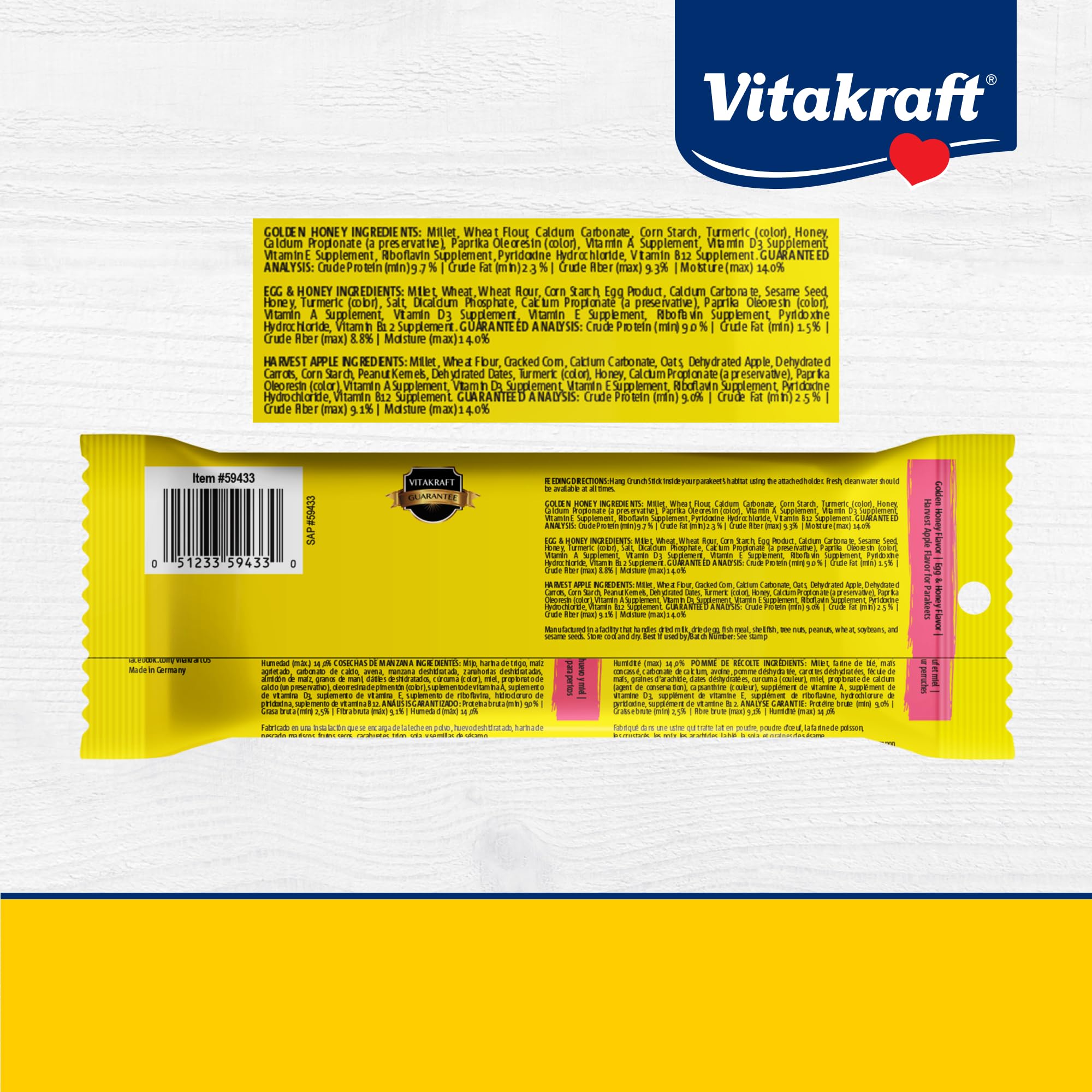 Vitakraft palito junto a periquito para comparar tamaño y uso