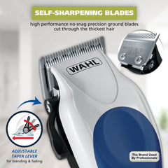 Wahl persona recibiendo corte en casa que facilita el uso doméstico