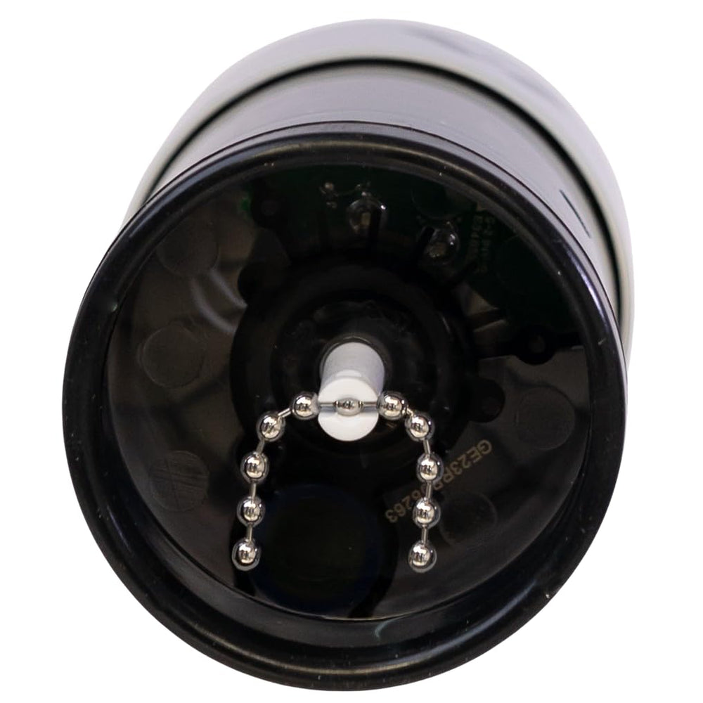 Wakit Grinders KLR Black en uso en cocina ahorra tiempo al preparar condimentos