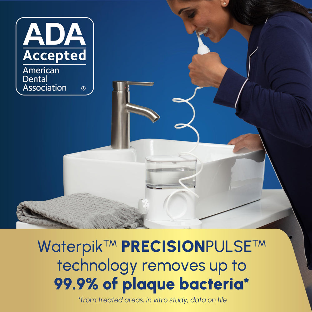 Waterpik depósito removible de 16 oz permitiendo llenado y limpieza sencilla