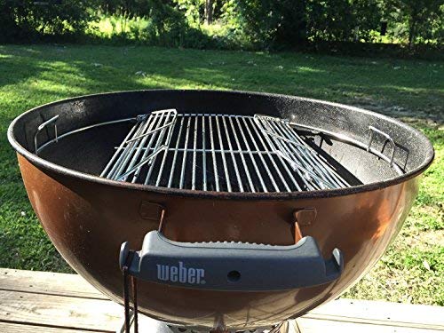 Weber rejilla instalada en parrilla 22" añadiendo carbón sin mover alimentos
