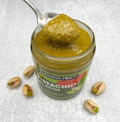Wilderness Poets primer plano de pistachos enteros mostrando calidad