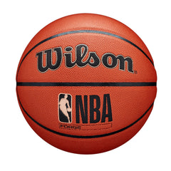 WILSON balón frente mostrando diseño y beneficios de agarre