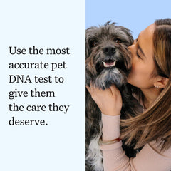 Wisdom Panel hisopo bucal en mano listo para recoger muestra sin dolor