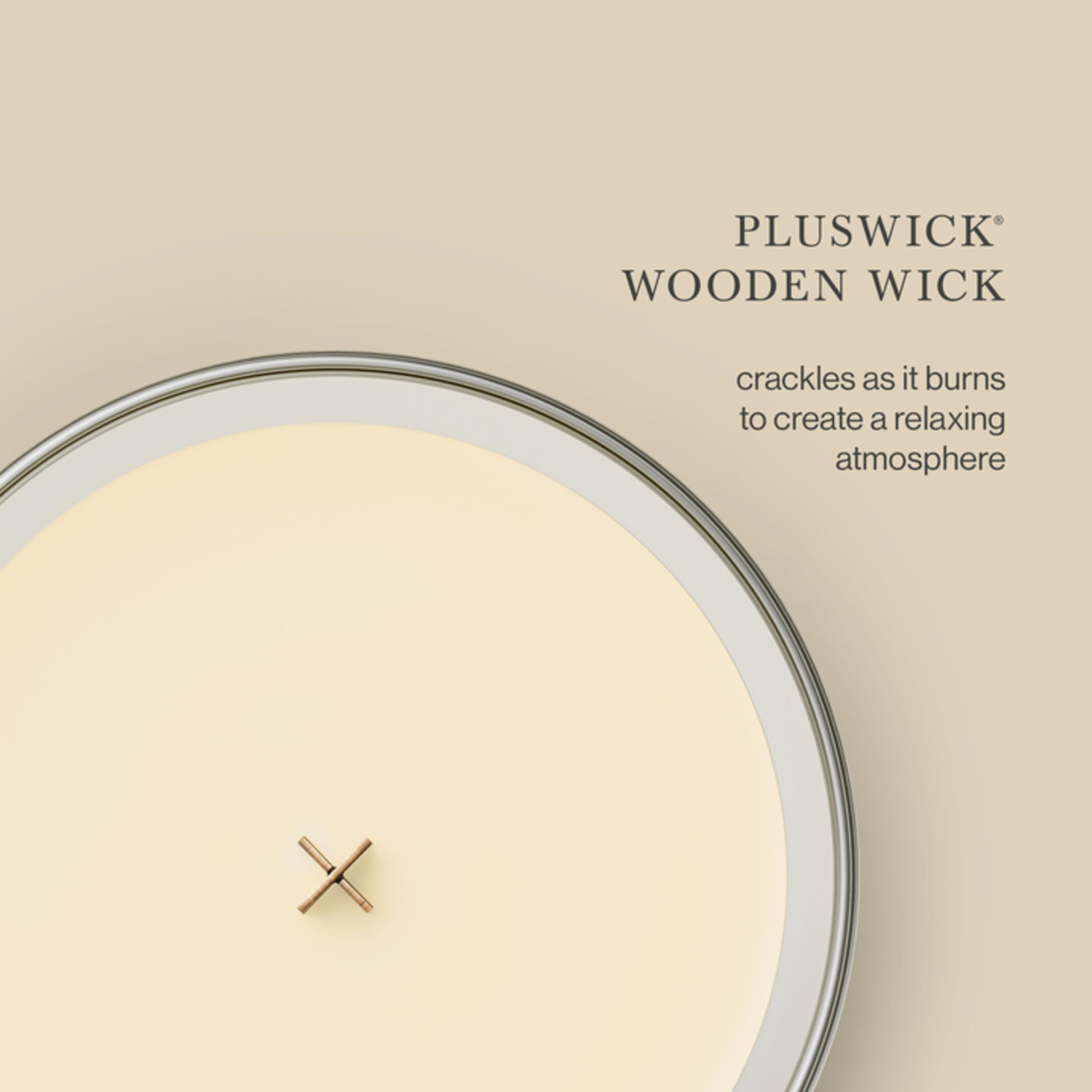 WoodWick(ウッドウィック) envase hourglass junto a objeto para comparar tamaño