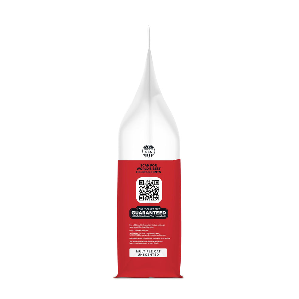 World's Best Cat Litter ambiente hogareño con varios gatos, control de olores eficaz