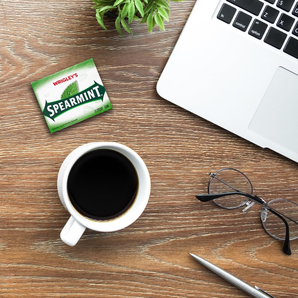 WRIGLEY'S Spearmint comparación de tamaño con mano, muestra tamaño portátil y conveniencia
