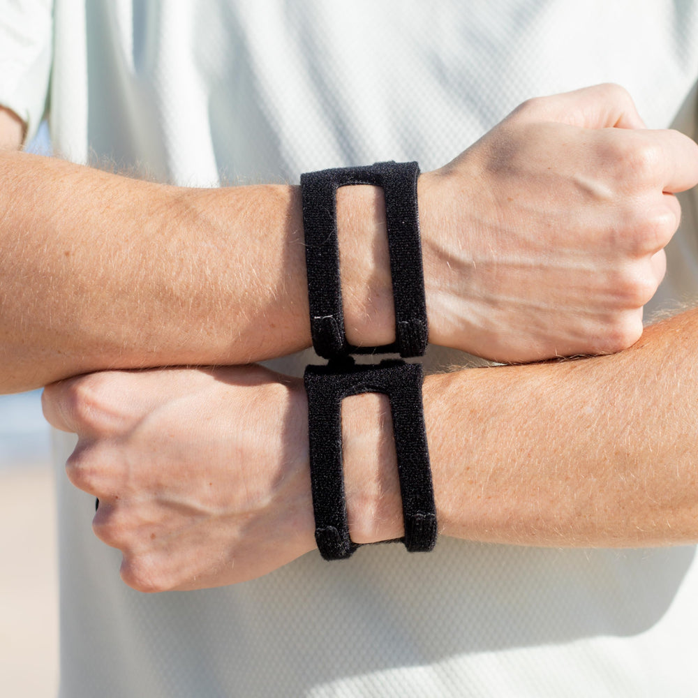 WristWidget comparada con una mano para mostrar talla única