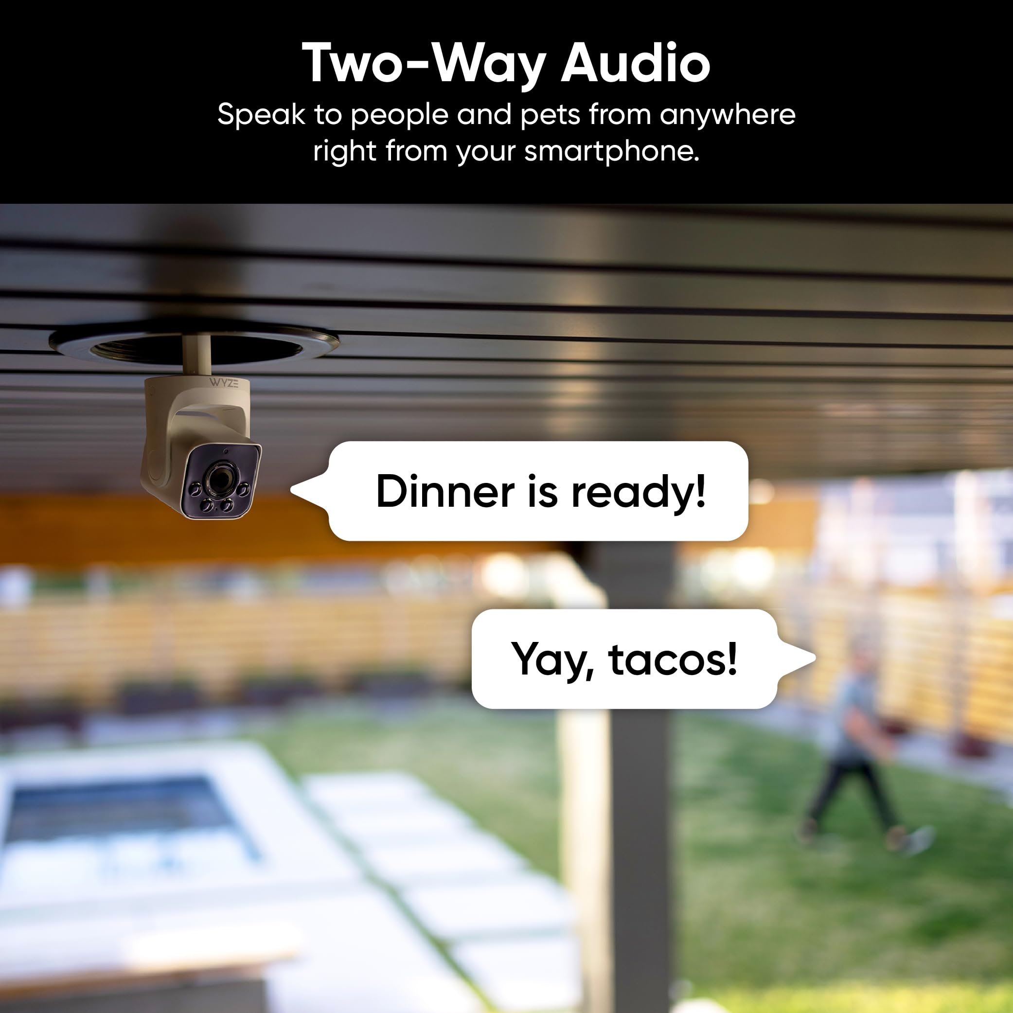 WYZE Bulb Cam junto a microSD y accesorios para almacenamiento local