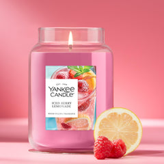 Yankee Candle etiqueta en primer plano con nombre de fragancia y calidad visible