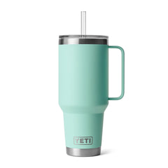 YETI Rambler vista frontal con asa mostrando su capacidad y diseño resistente