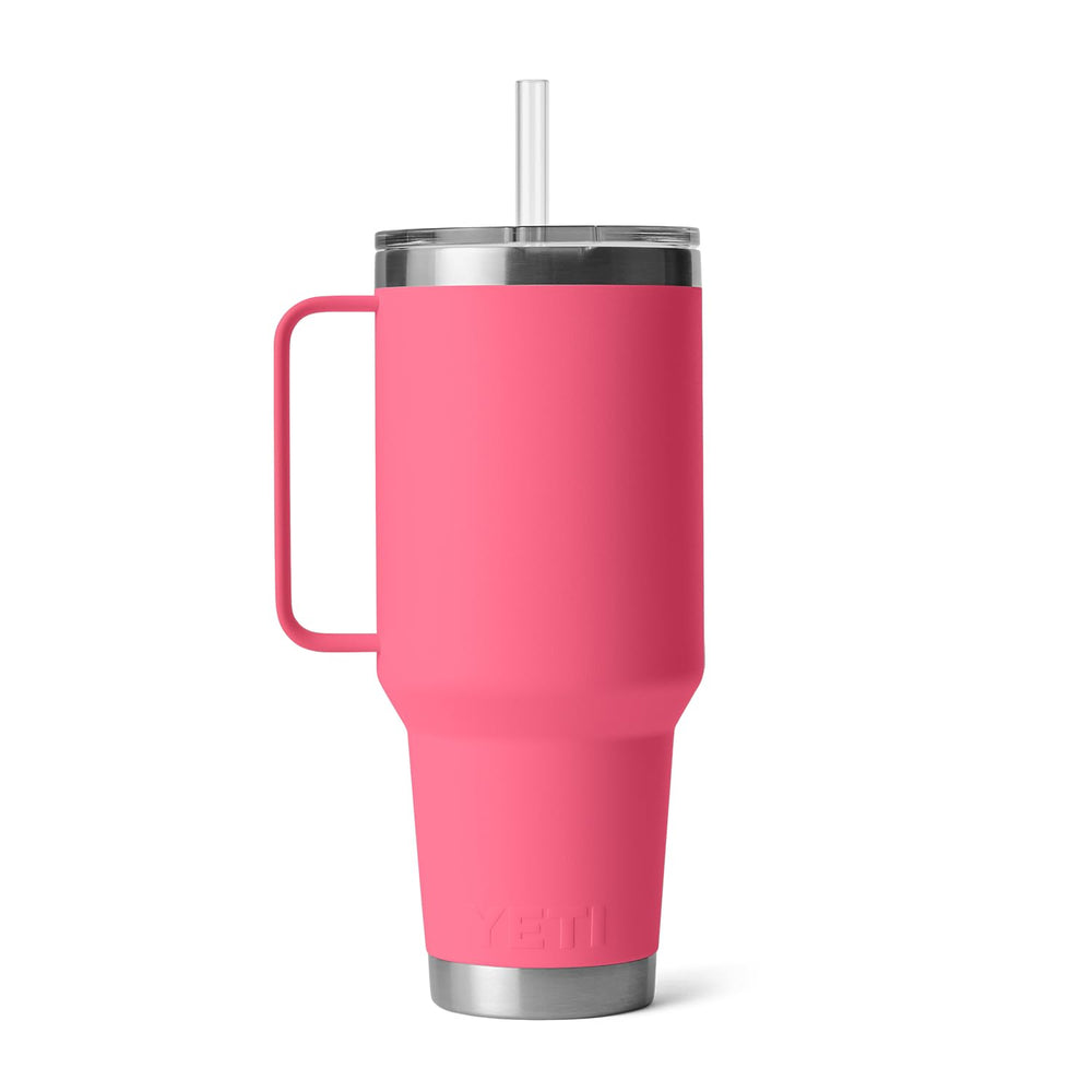 YETI Rambler en mano, escala mostrando la capacidad de 42 oz