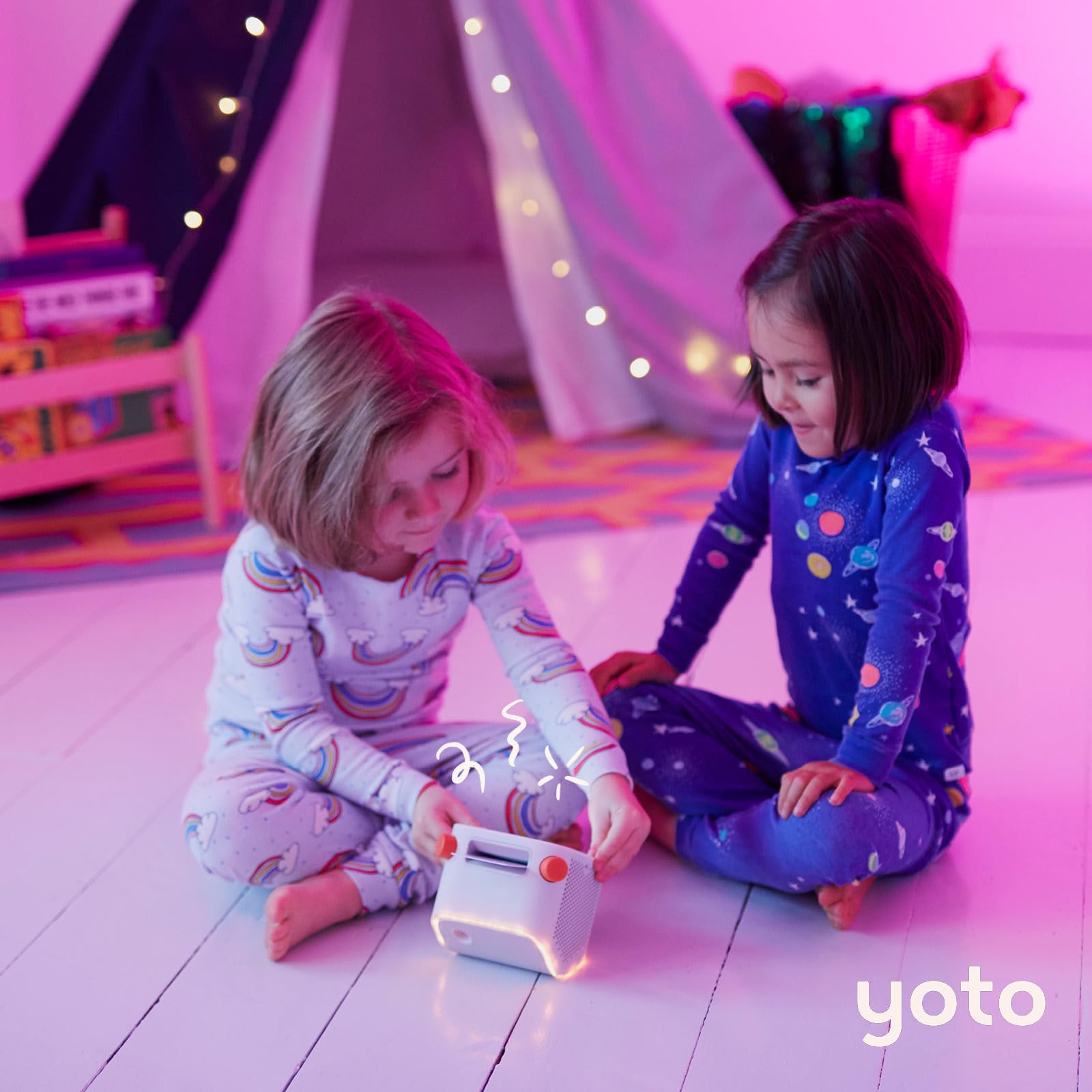 YOTO tarjeta junto a libros infantiles, complementa la biblioteca de cuentos sin pantalla