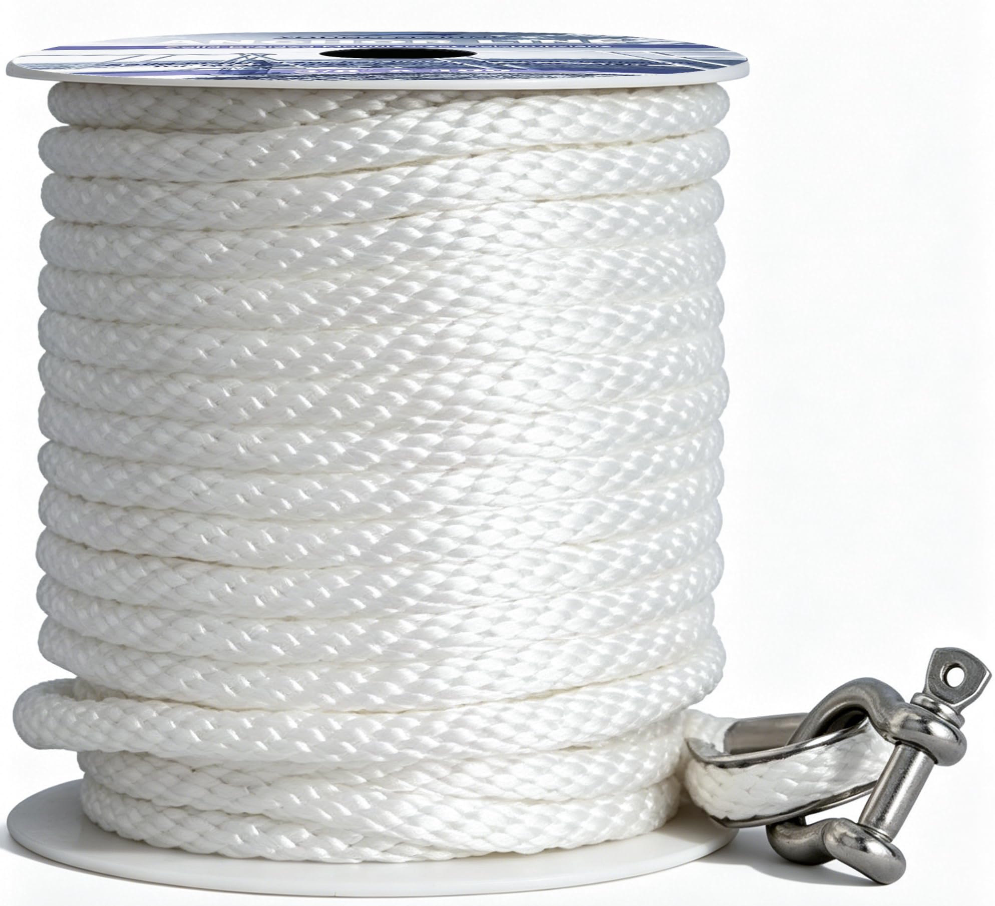 Young Marine primer plano del trenzado MFP, demuestra flexibilidad y resistencia