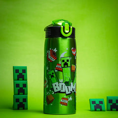 Zak Designs detalle de la boquilla con botón, facilita beber con una mano