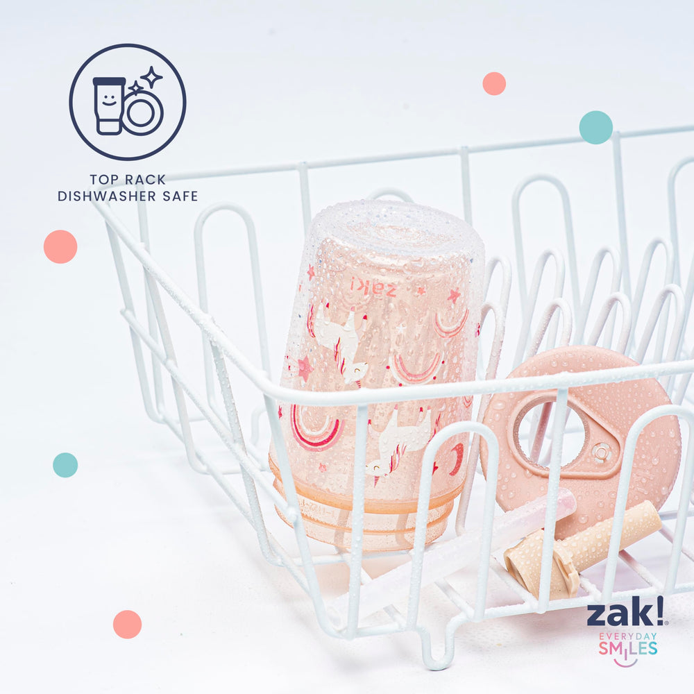 Zak Designs vaso en manos de niño, tamaño ergonómico y agarre fácil