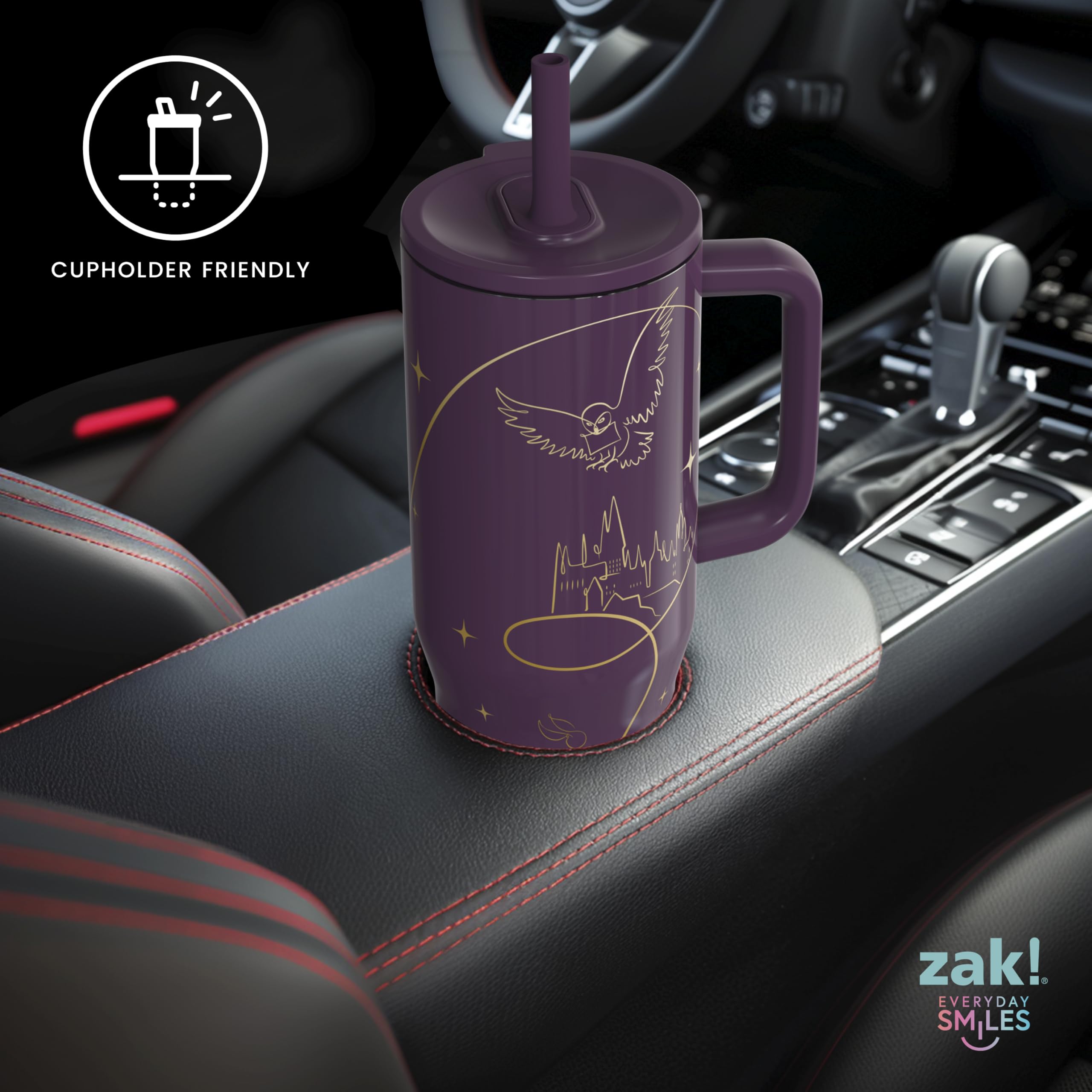 Zak Designs vaso en uso en un coche mostrando estabilidad y conveniencia