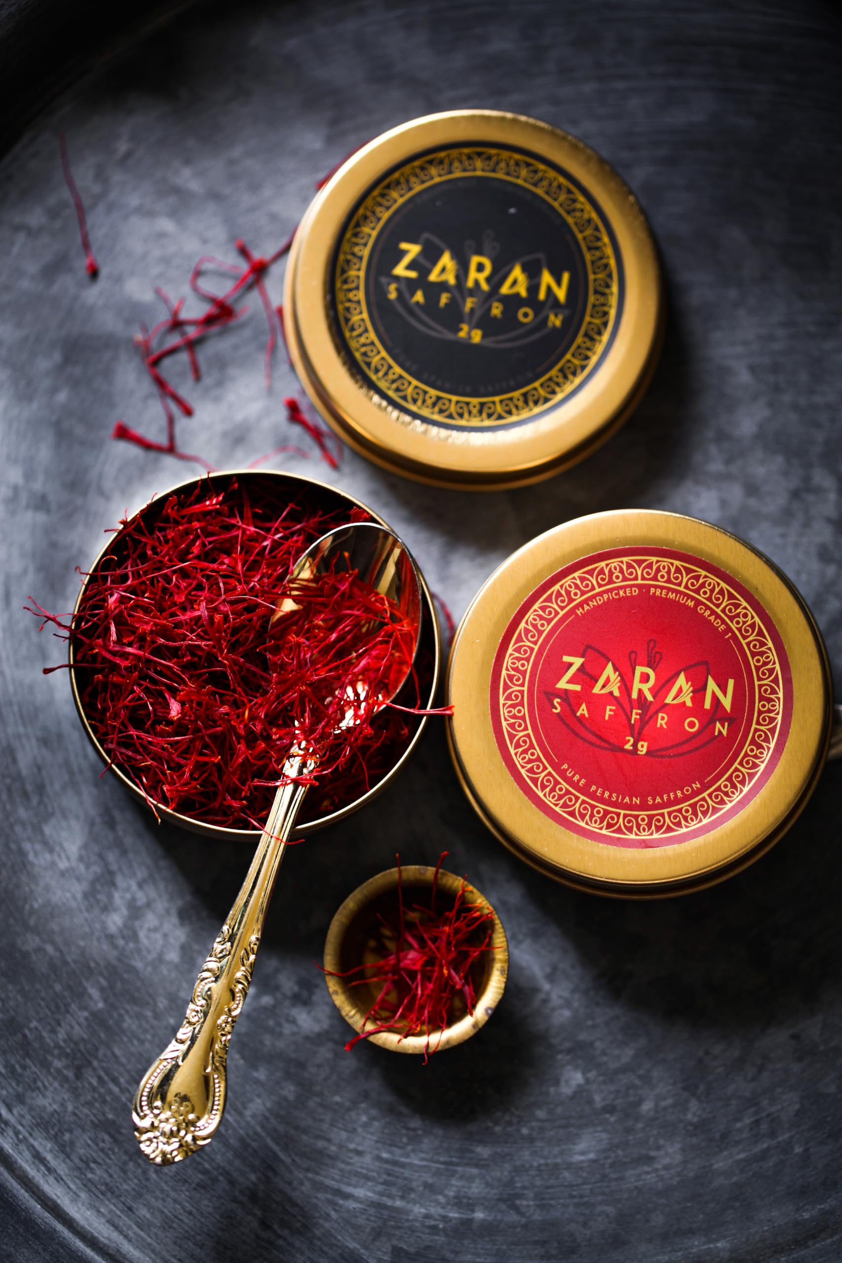 Zaran Saffron estilo de vida cocina presentado en mesa con ingredientes
