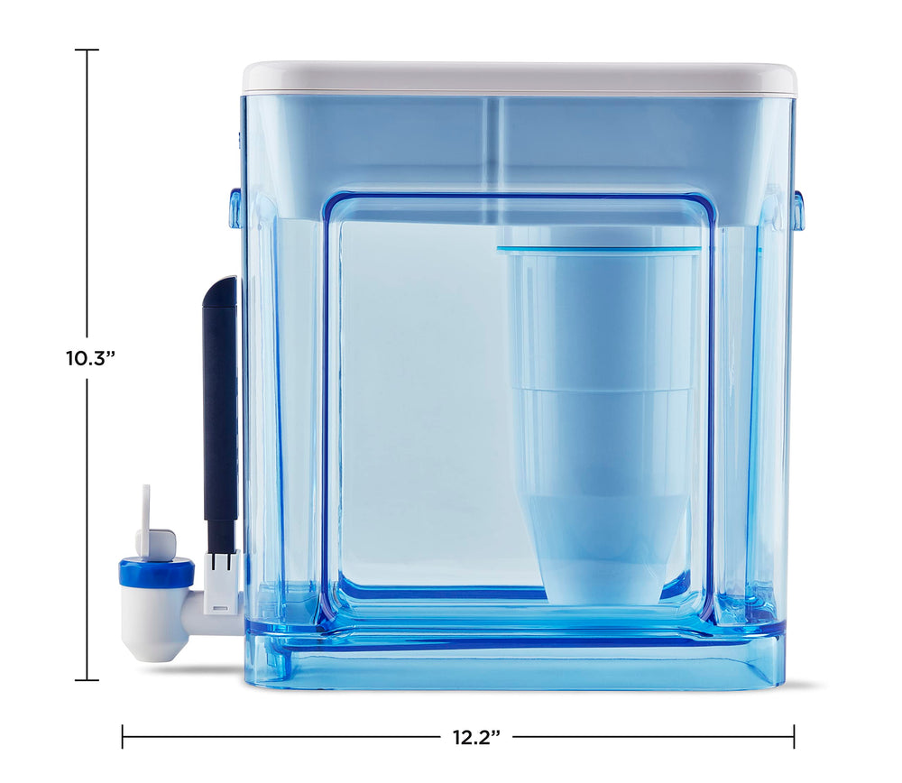 ZeroWater dispensador en cocina real promoviendo ahorro de botellas