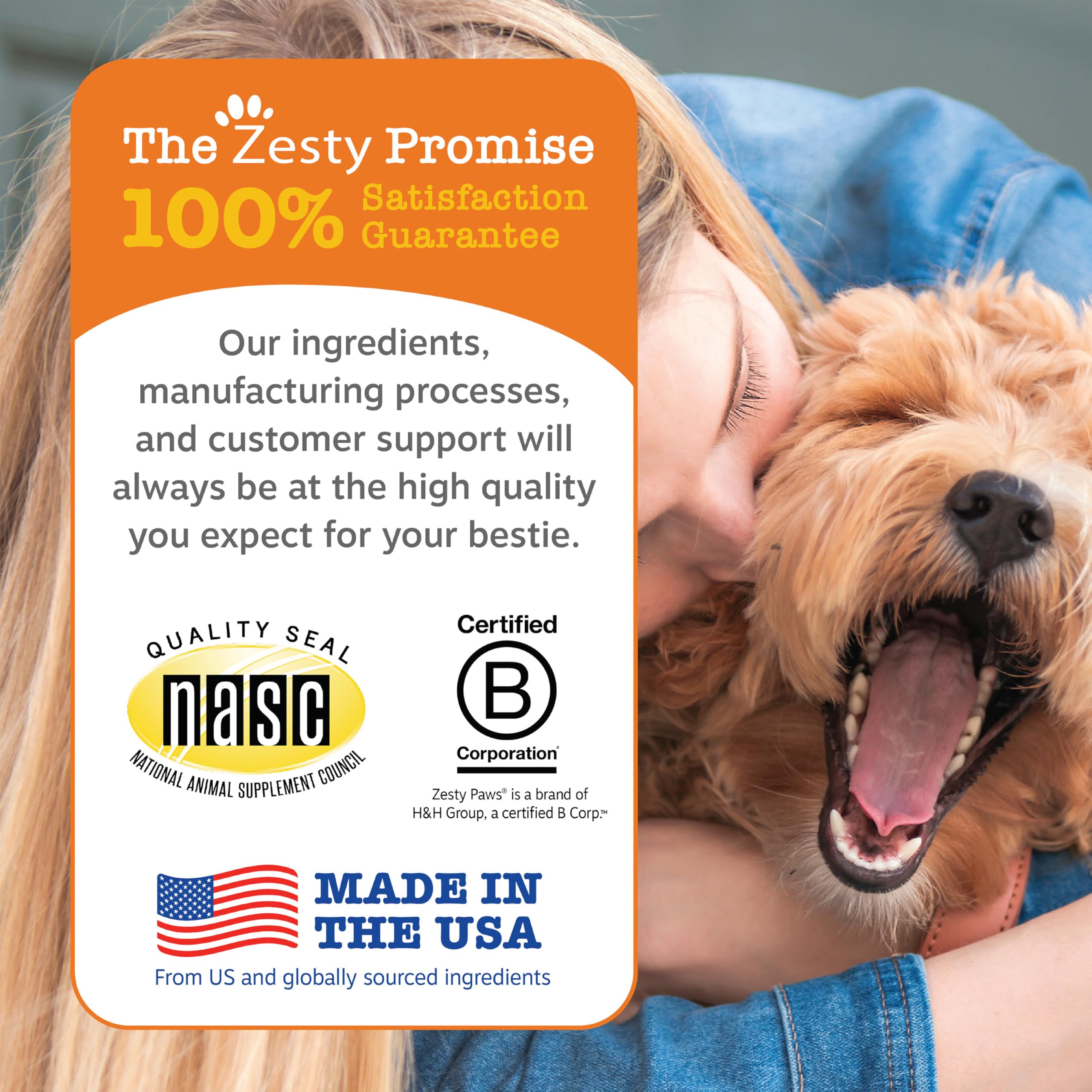 Zesty Paws escena de perro ignorando heces tras uso del producto como apoyo conductual