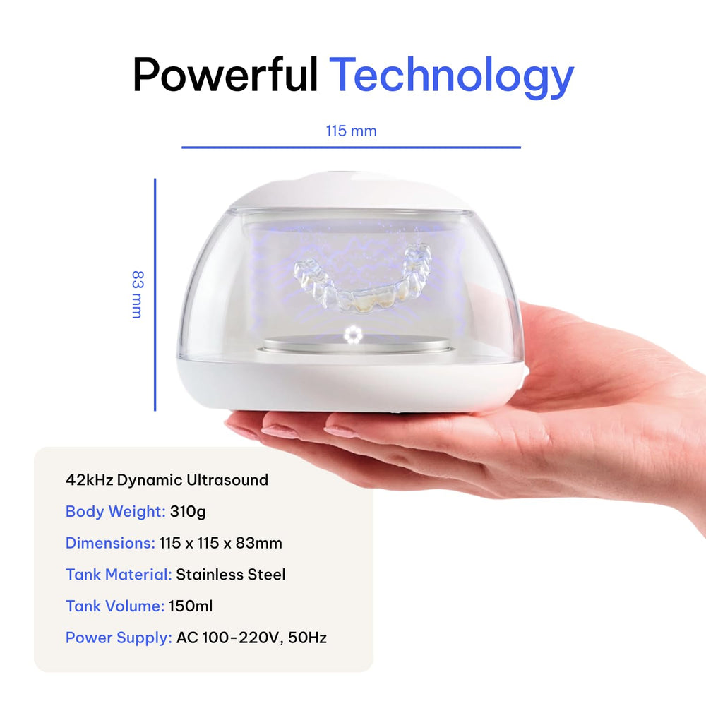 Zima Dental Pod junto a un cepillo de dientes para comparar tamaño