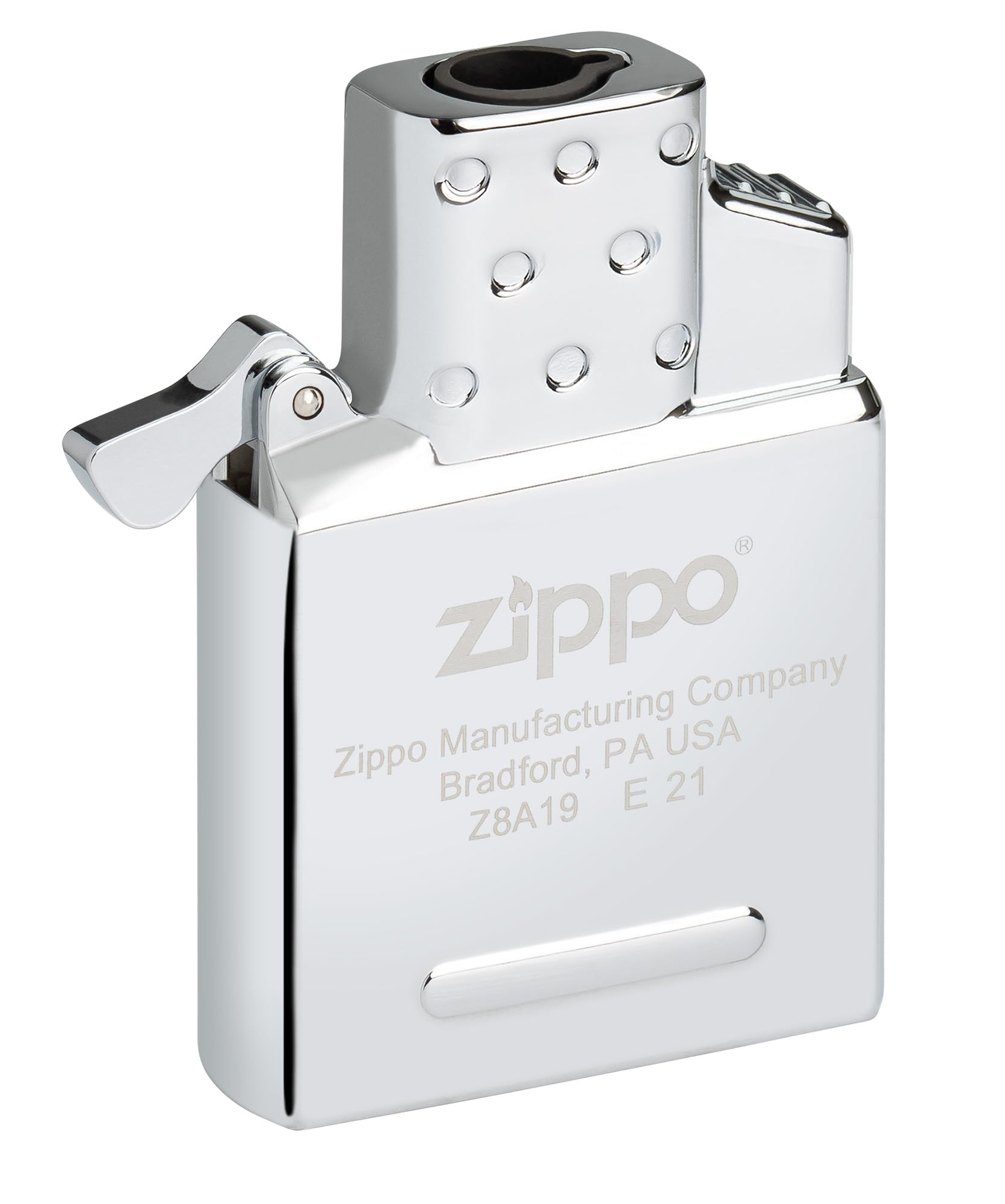Detalle de la boquilla del Zippo insert con enfoque en llama precisa