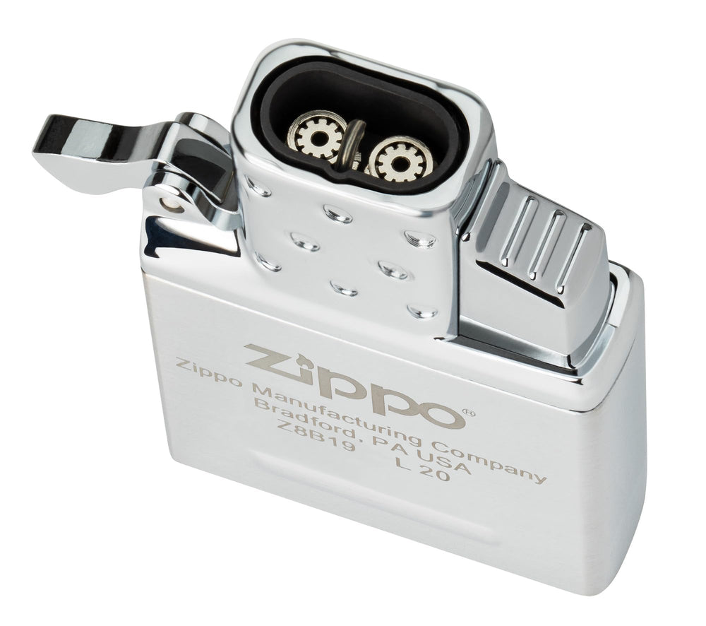 Zippo insert frontal en caja mostrando diseño y ajuste perfecto Zippo, fácil instalación