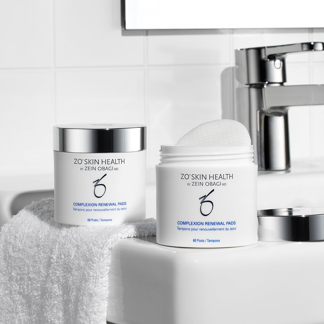ZO SKIN HEALTH en ambiente de baño mostrando uso cotidiano y comodidad