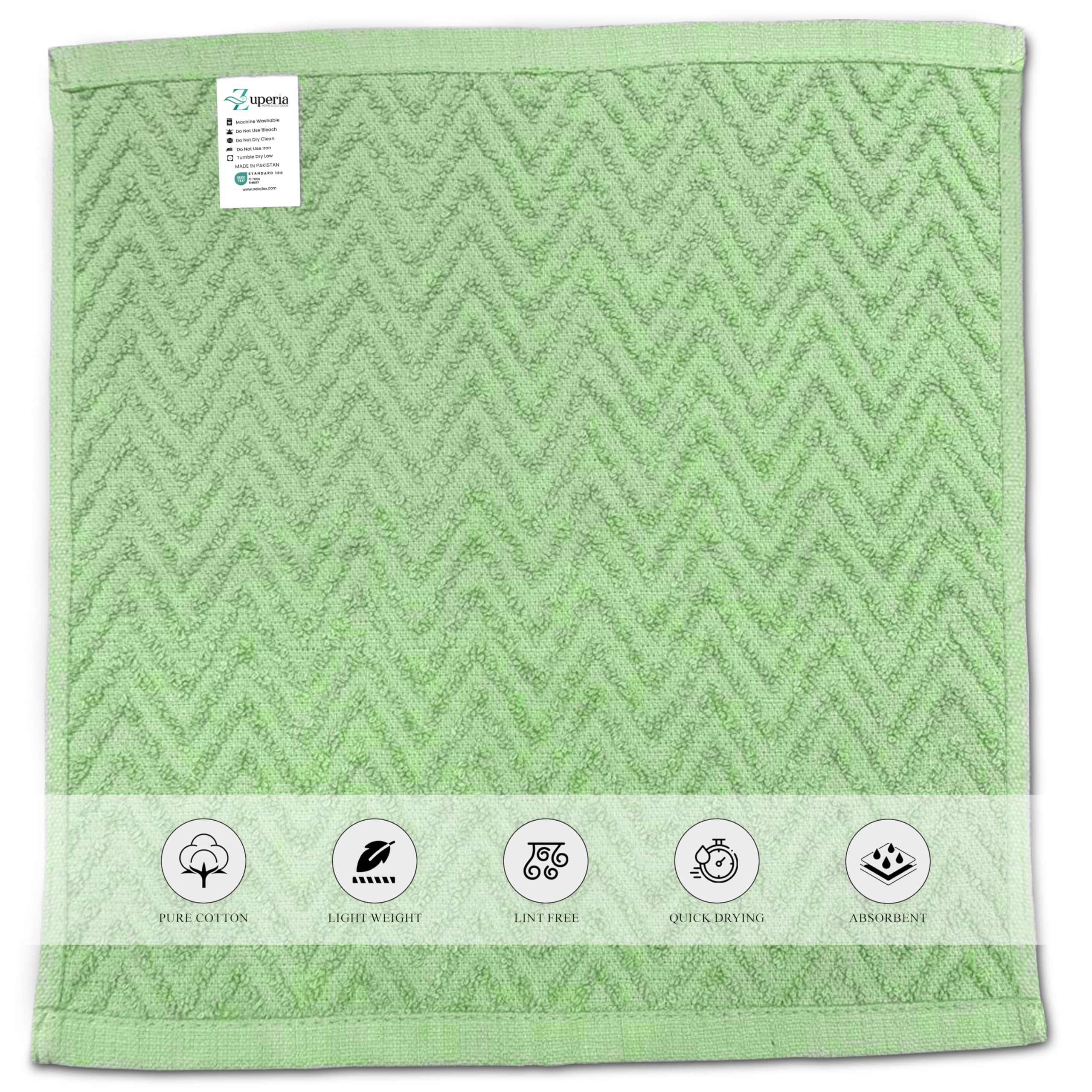 ZUPERIA toallita extendida 12x12 demostrando tamaño y grosor