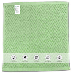 ZUPERIA toallita extendida 12x12 demostrando tamaño y grosor