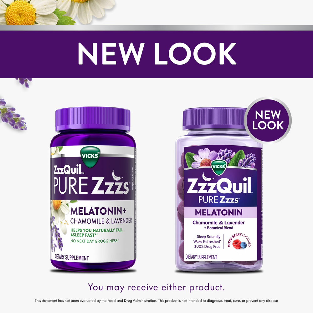 ZzzQuil gomita en mano para comparar tamaño y facilidad de uso